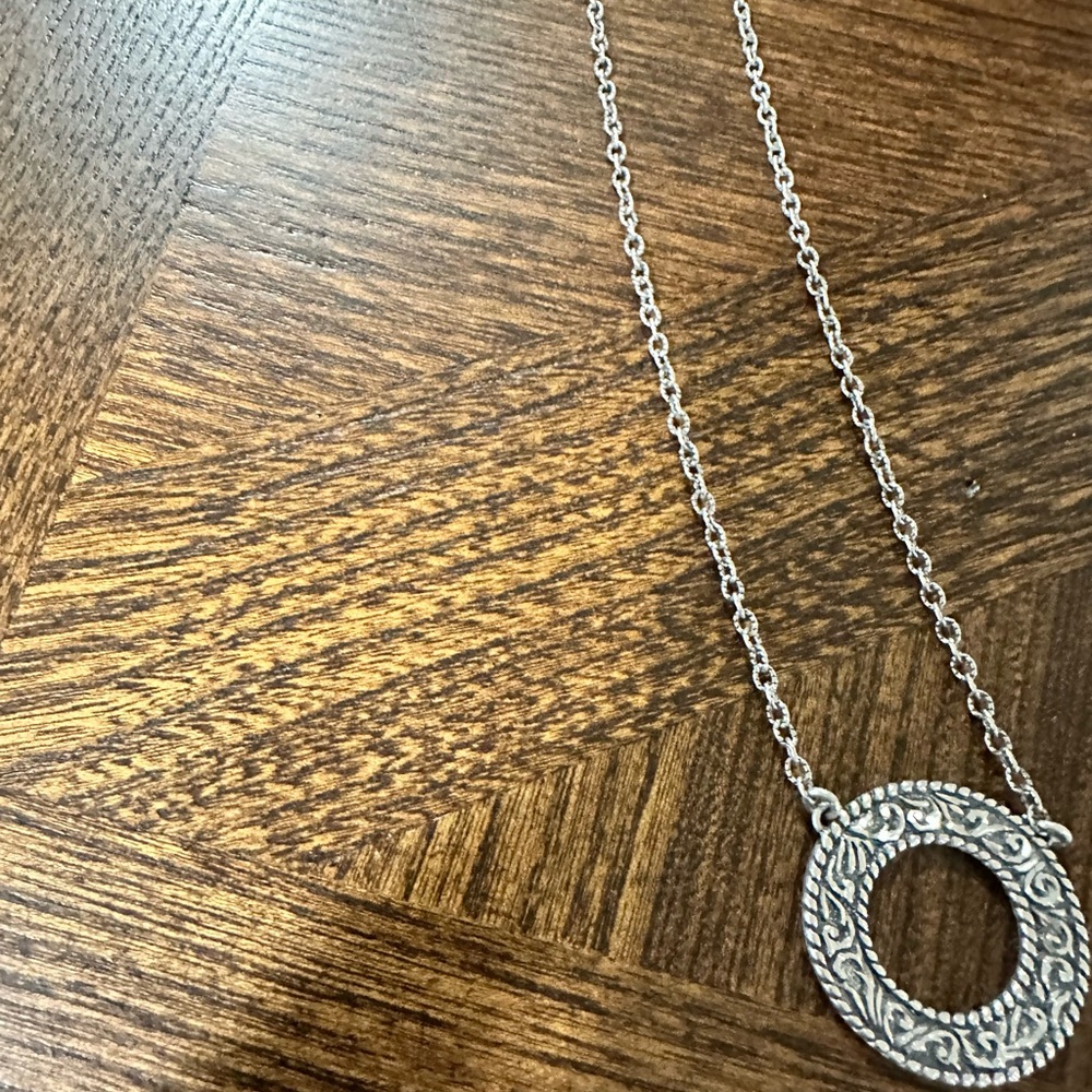 Relios Oxidated Pendant - Picture 2 of 7